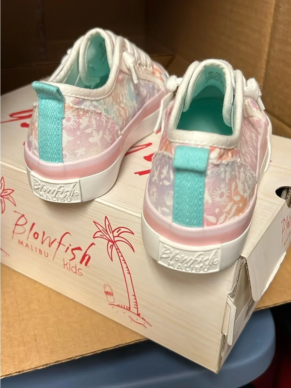 Malibu Floral No-Tie Girl Sneakers in Pastel Mint and Pink Size 12